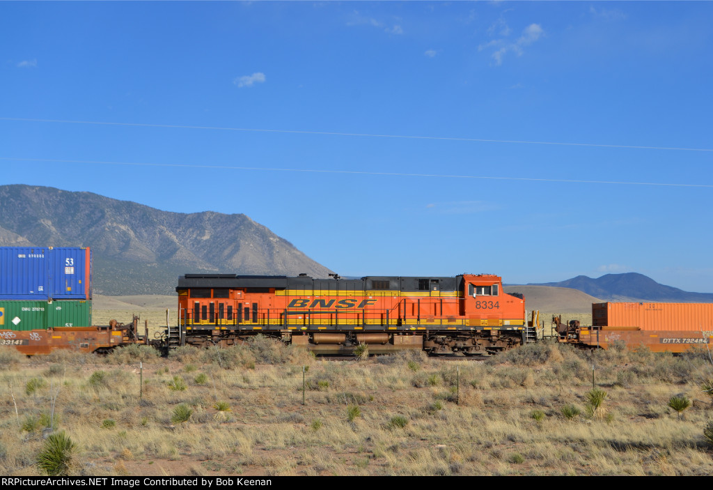 BNSF 8334